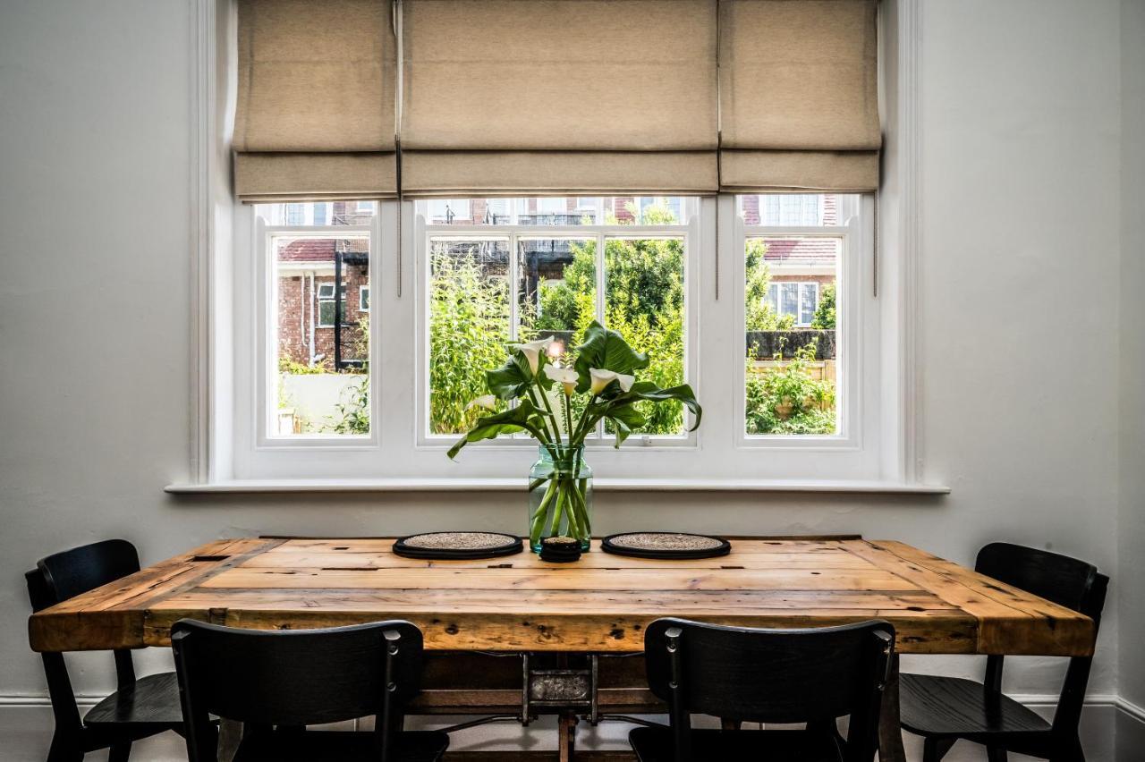 Birdsong & Pine: Parking & Garden Appartement *