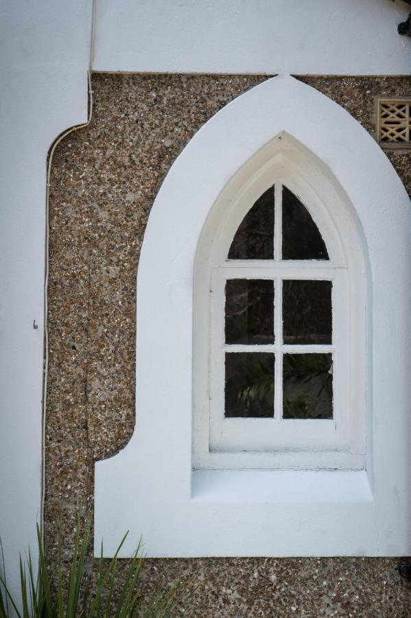 Birdsong & Pine: Parking & Garden Appartement *