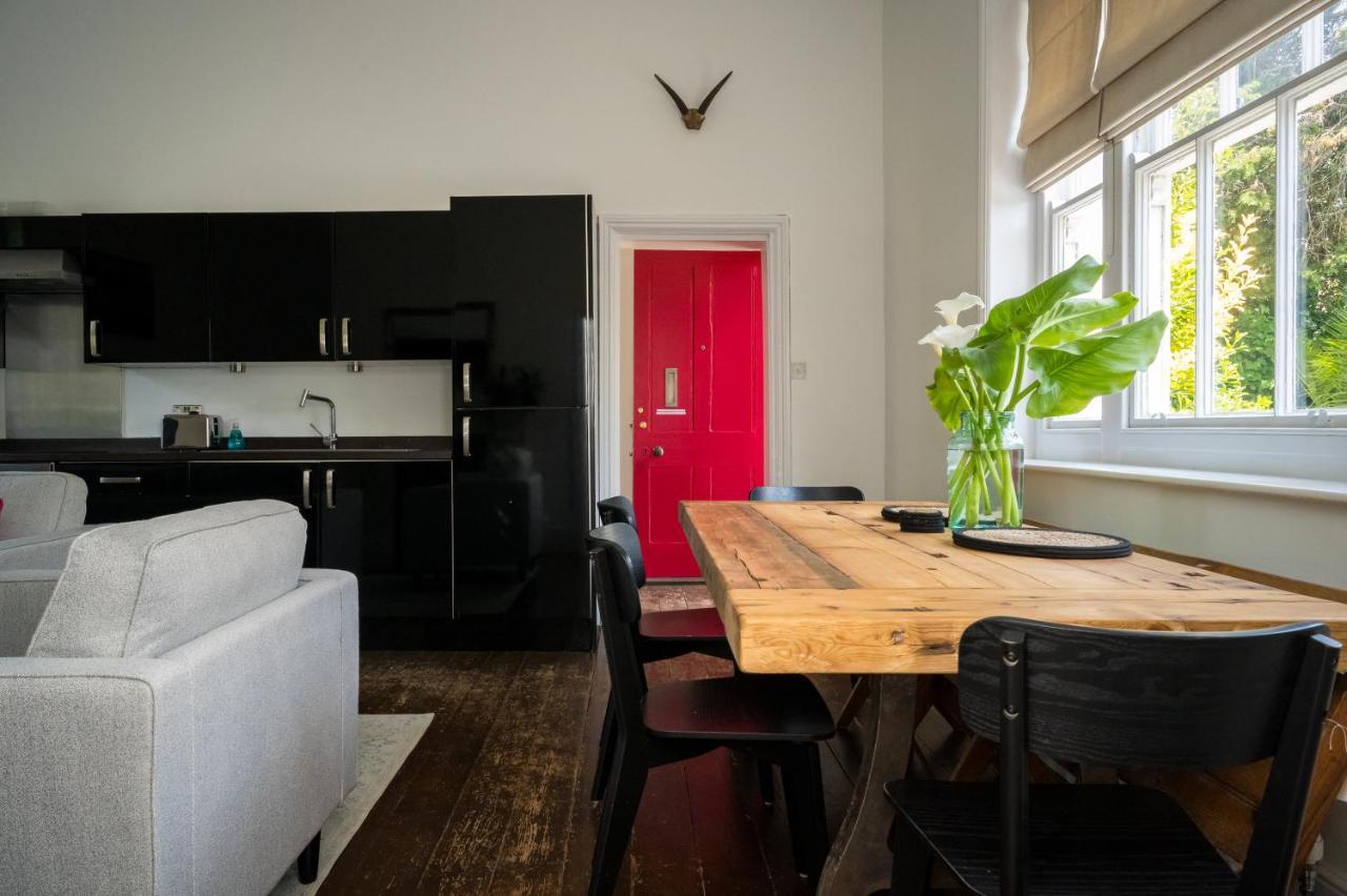 Apartment Birdsong & Pine: Parking & Garden Worthing