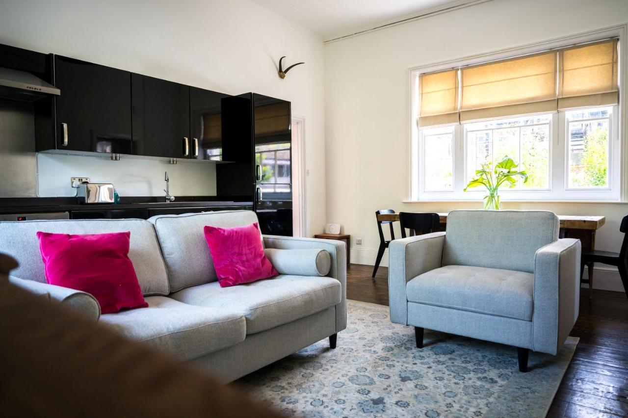 Birdsong & Pine: Parking & Garden Apartment