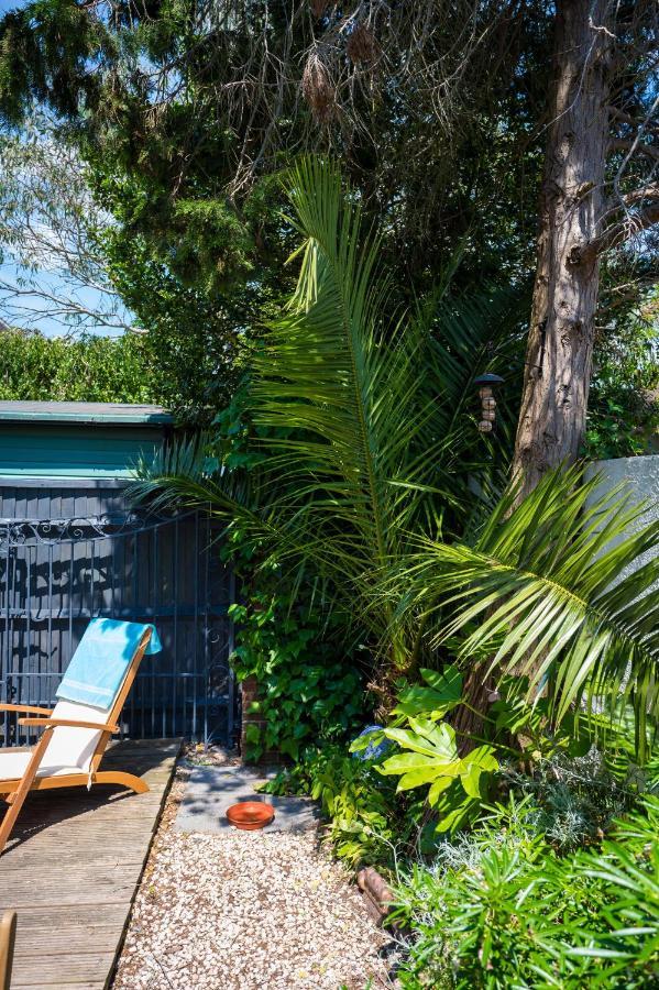 Apartment Birdsong & Pine: Parking & Garden Worthing